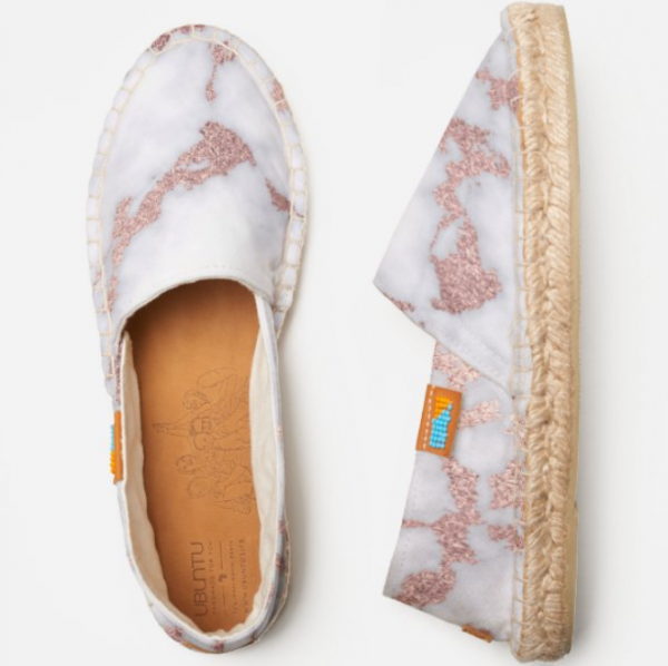 Espadril dengan Motif Marmer yang Elegan